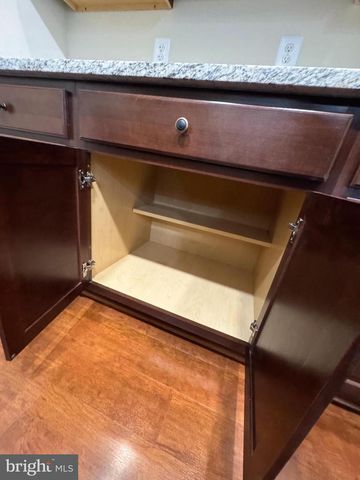 16492 STEERAGE CIR, Woodbridge, VA 22191