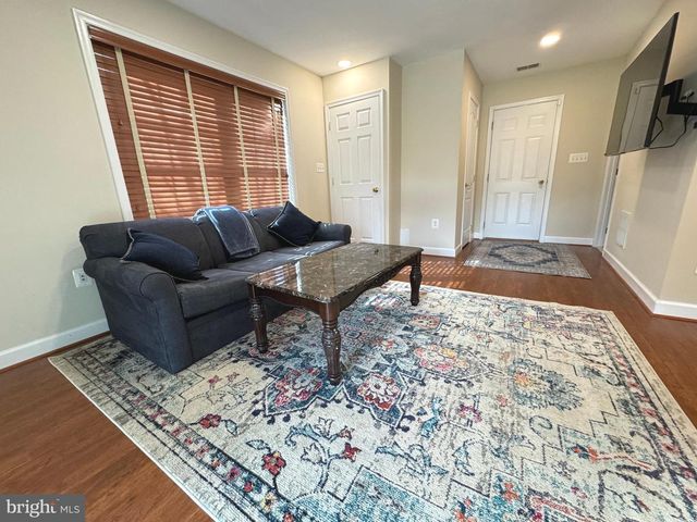 16492 STEERAGE CIR, Woodbridge, VA 22191