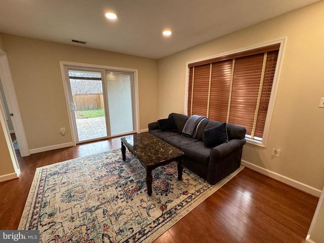 16492 STEERAGE CIR, Woodbridge, VA 22191