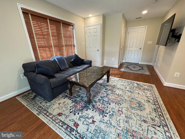 16492 STEERAGE CIR, Woodbridge, VA 22191