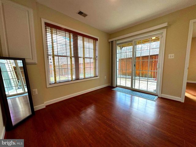 16492 STEERAGE CIR, Woodbridge, VA 22191