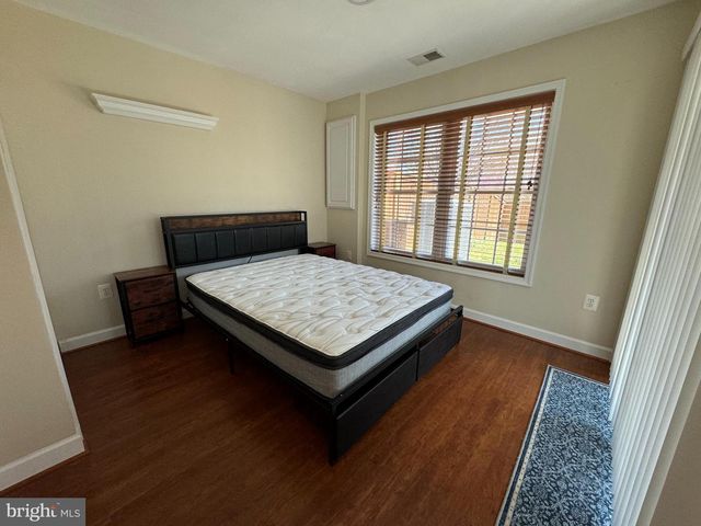 16492 STEERAGE CIR, Woodbridge, VA 22191