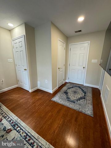 16492 STEERAGE CIR, Woodbridge, VA 22191