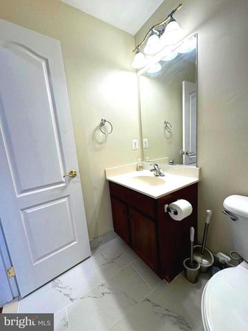 16492 STEERAGE CIR, Woodbridge, VA 22191