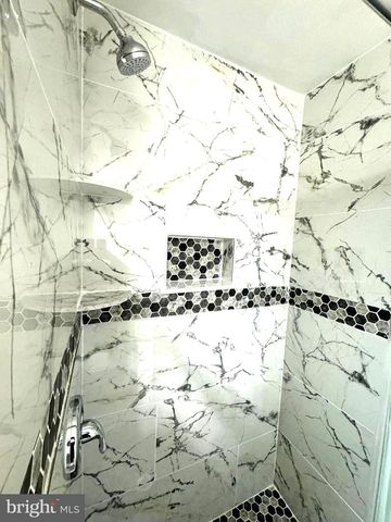 16492 STEERAGE CIR, Woodbridge, VA 22191