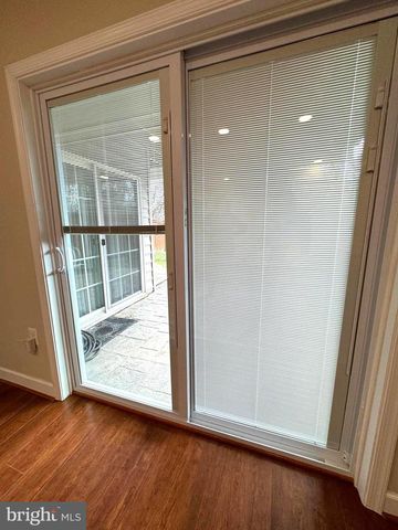 16492 STEERAGE CIR, Woodbridge, VA 22191