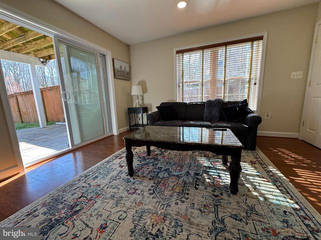 16492 STEERAGE CIR, Woodbridge, VA 22191