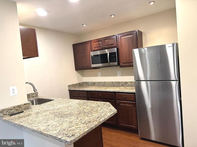 16492 STEERAGE CIR, Woodbridge, VA 22191