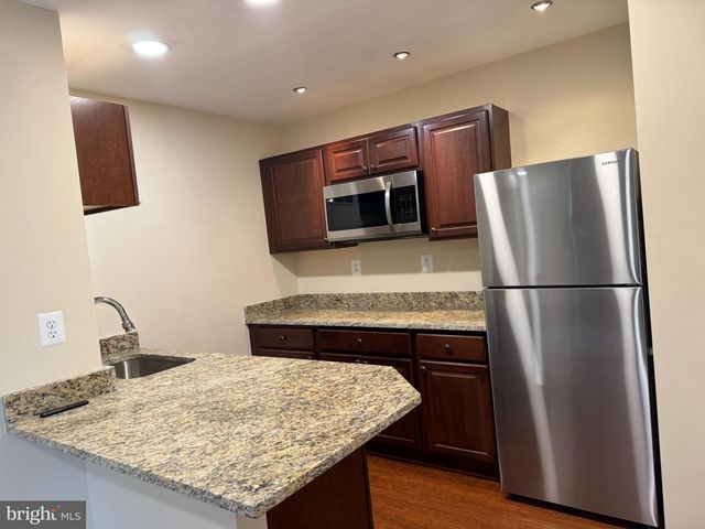 16492 STEERAGE CIR, Woodbridge, VA 22191