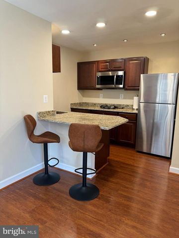 16492 STEERAGE CIR, Woodbridge, VA 22191