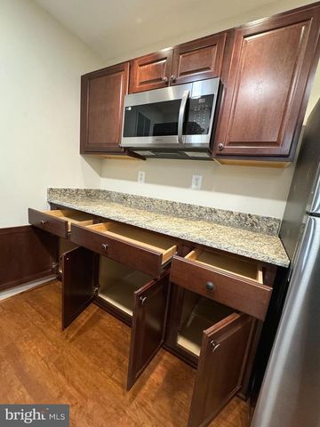 16492 STEERAGE CIR, Woodbridge, VA 22191