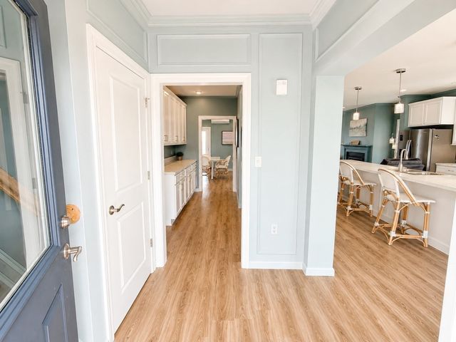 16 Gunrock Ave, Hull, MA 02045