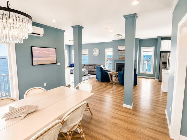 16 Gunrock Ave, Hull, MA 02045
