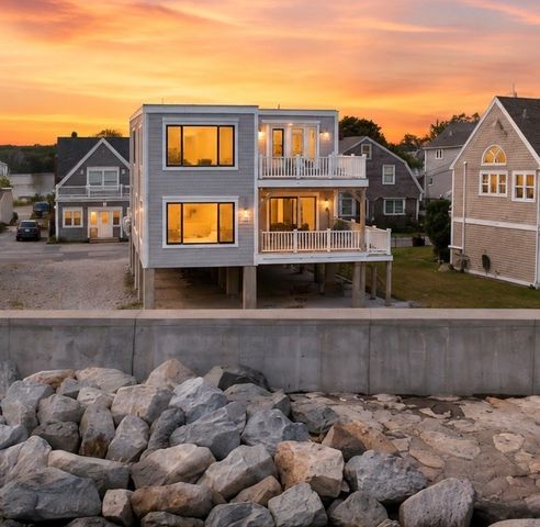 16 Gunrock Ave, Hull, MA 02045