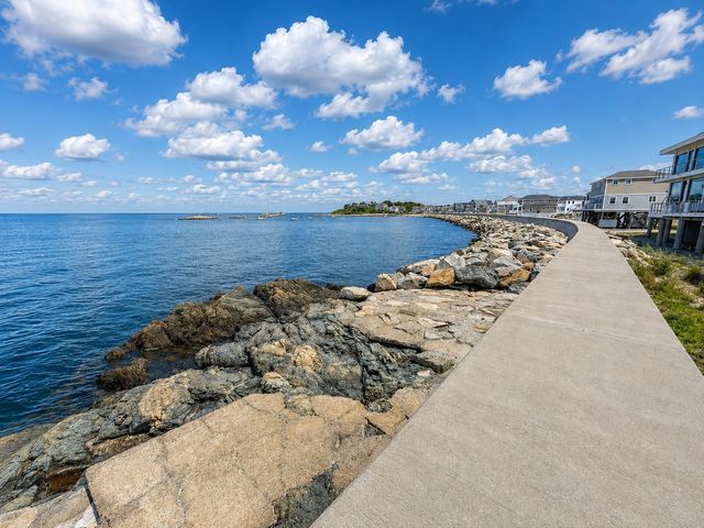 16 Gunrock Ave, Hull, MA 02045