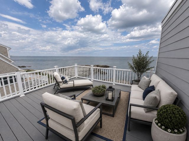 16 Gunrock Ave, Hull, MA 02045