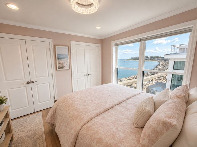 16 Gunrock Ave, Hull, MA 02045