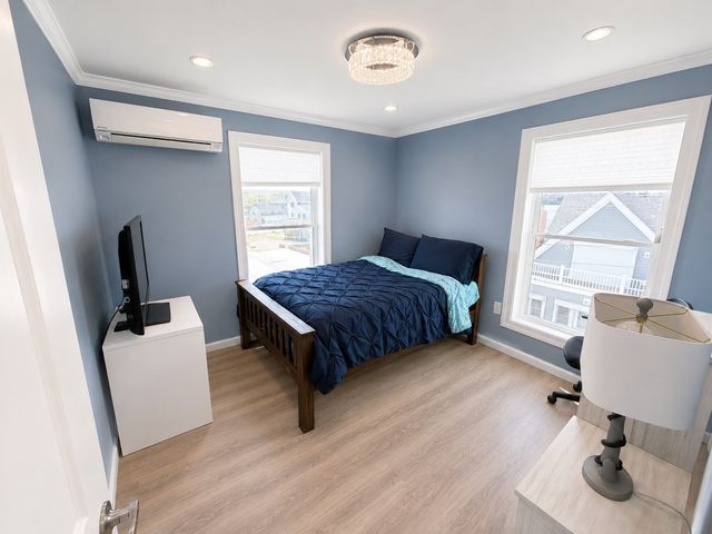 16 Gunrock Ave, Hull, MA 02045