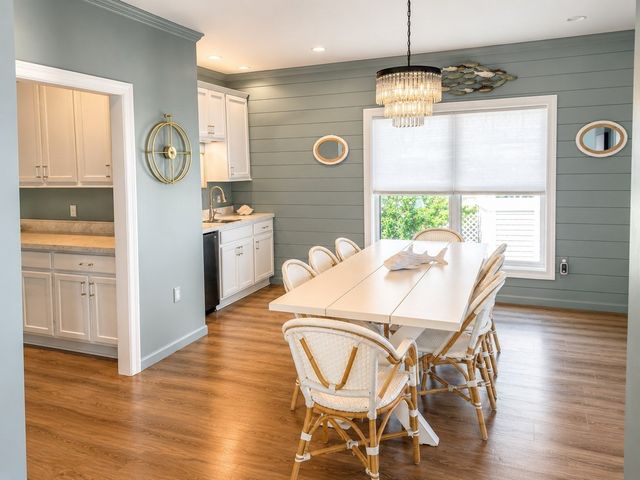 16 Gunrock Ave, Hull, MA 02045
