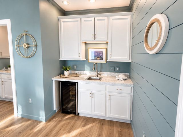 16 Gunrock Ave, Hull, MA 02045