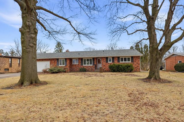 4215 W El Rancho Drive, Davenport, IA 52806