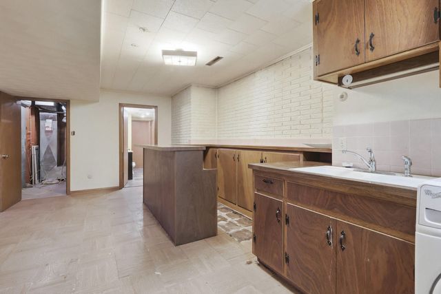 4215 W El Rancho Drive, Davenport, IA 52806