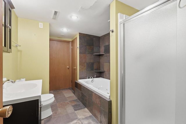 4215 W El Rancho Drive, Davenport, IA 52806