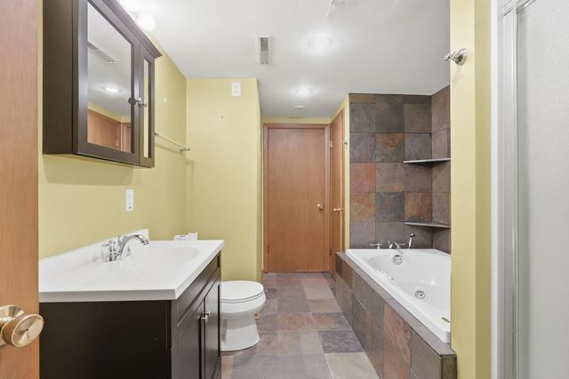 4215 W El Rancho Drive, Davenport, IA 52806