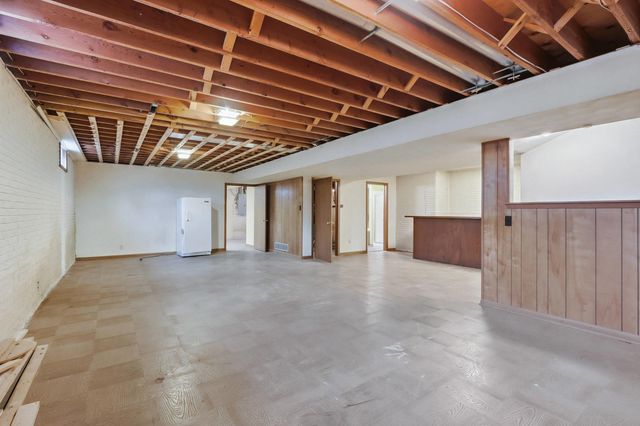 4215 W El Rancho Drive, Davenport, IA 52806