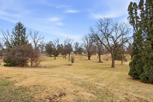 4215 W El Rancho Drive, Davenport, IA 52806