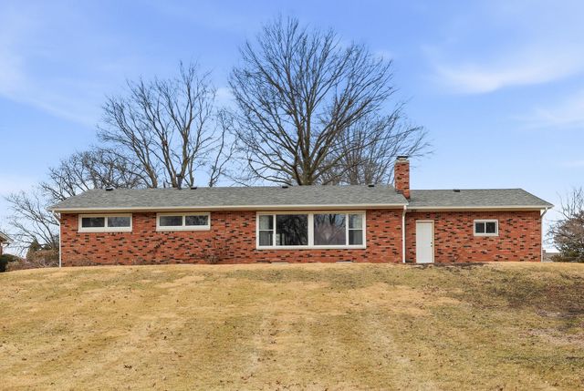 4215 W El Rancho Drive, Davenport, IA 52806