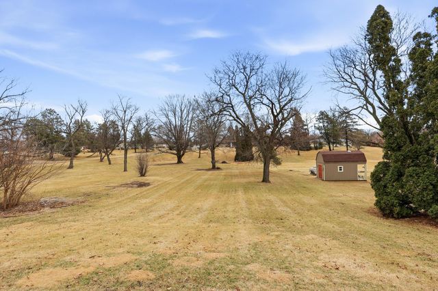 4215 W El Rancho Drive, Davenport, IA 52806