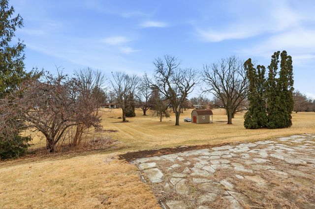 4215 W El Rancho Drive, Davenport, IA 52806