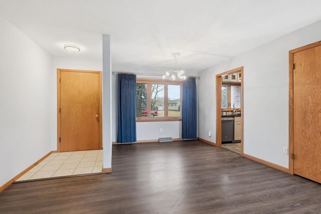 4215 W El Rancho Drive, Davenport, IA 52806