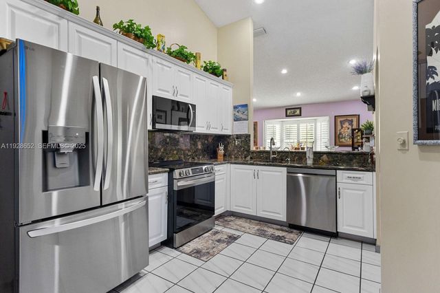 9871 SW 58th Ct, Cooper City, FL 33328