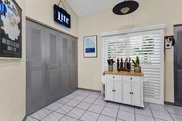 9871 SW 58th Ct, Cooper City, FL 33328