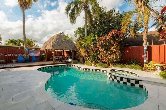 9871 SW 58th Ct, Cooper City, FL 33328