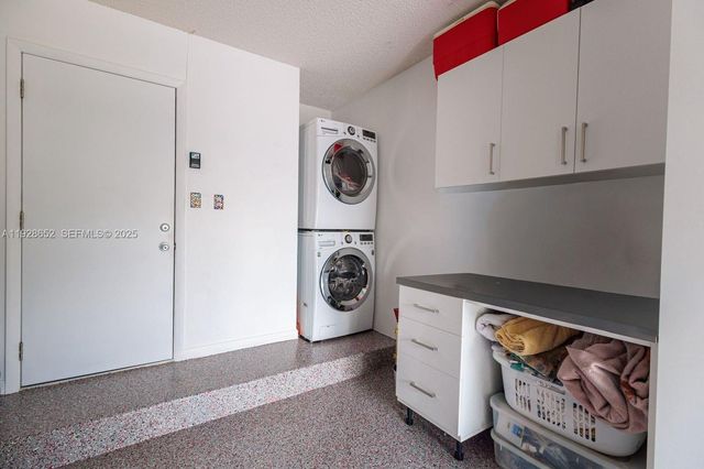 9871 SW 58th Ct, Cooper City, FL 33328