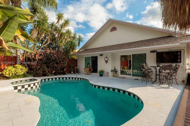 9871 SW 58th Ct, Cooper City, FL 33328