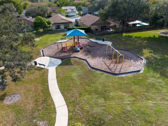 9871 SW 58th Ct, Cooper City, FL 33328