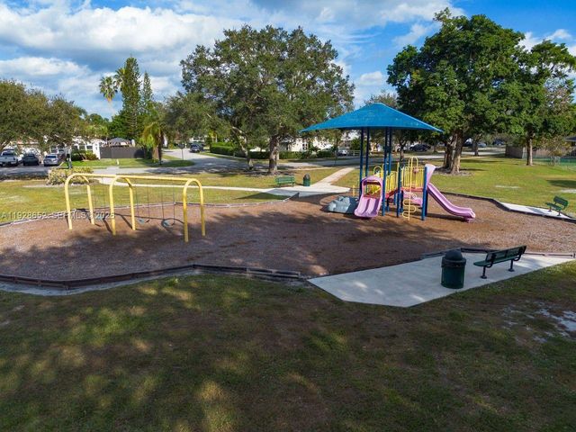 9871 SW 58th Ct, Cooper City, FL 33328