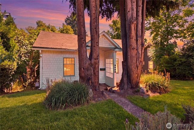 7730 17th Avenue NE, Seattle, WA 98115