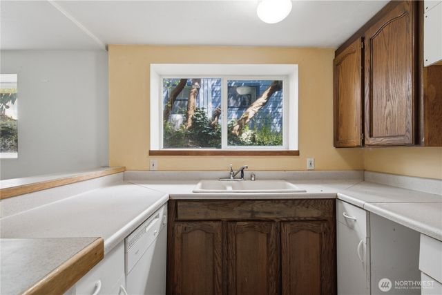 7730 17th Avenue NE, Seattle, WA 98115