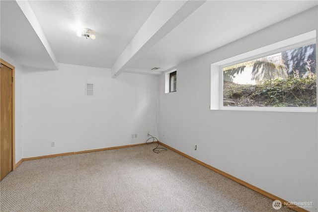 7730 17th Avenue NE, Seattle, WA 98115