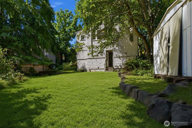 7730 17th Avenue NE, Seattle, WA 98115