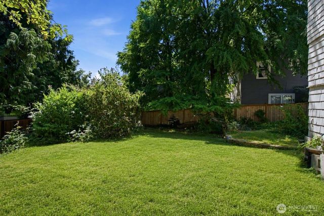 7730 17th Avenue NE, Seattle, WA 98115