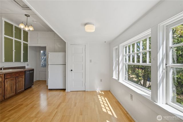 7730 17th Avenue NE, Seattle, WA 98115