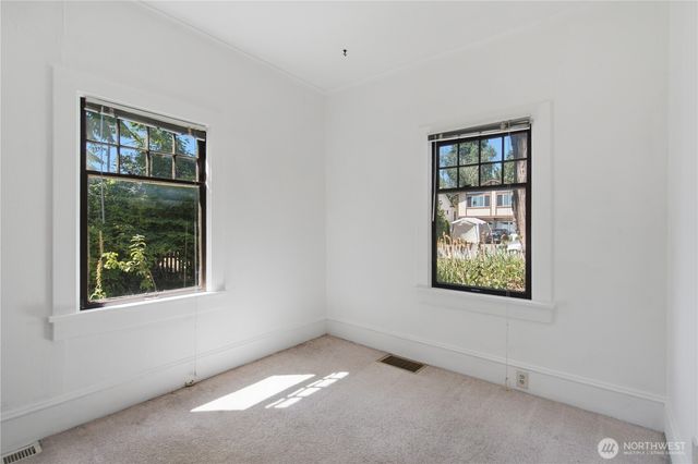 7730 17th Avenue NE, Seattle, WA 98115