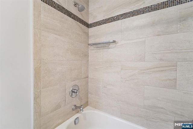 528 Holly Court, Mahwah, NJ 07430