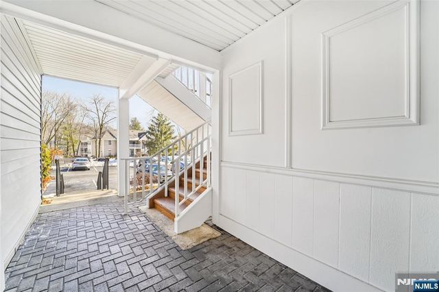 528 Holly Court, Mahwah, NJ 07430